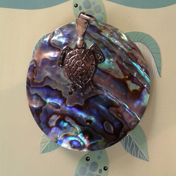 Creature couture abalone shell pendant - Picture 3 of 5